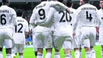 <b>FIN DE AÑO FELIZ. </b>El Real Madrid despidió el 2009 en el Santiago Bernabéu con una goleada al Zaragoza.