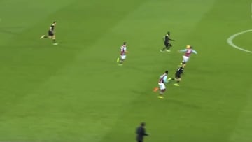 La 'espaldinha' en carrera: el día que Hazard llevó el famoso pase a un nivel más allá