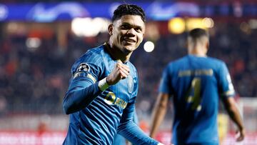 FC Porto's Brazilian forward #30 Evanilson Barbosa celebrates scoring his team's third goal during the UEFA Champions League Group H football match between Antwerp (BEL) and FC Porto (POR) at The Bosuilstadion in Antwerp on October 25, 2023. (Photo by KENZO TRIBOUILLARD / AFP)