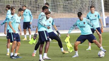 29/09/20
 ENTRENAMIENTO DEL LEVANTE UD  - 
 ROBER PIER - MALSA - RADOJA 