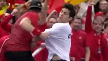 La vergonzosa agresión de Bergs a Garín en el Chile -Bélgica: ¡polémica total en Copa Davis!