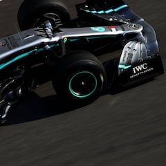 Ferrari vuela, Hamilton juega y McLaren resiste a siete décimas