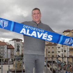 Óscar Téllez, en la grada de animación