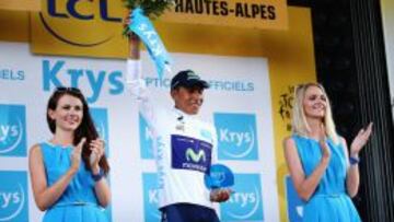 Nairo Quintana con el maillot de mejor joven del Tour.