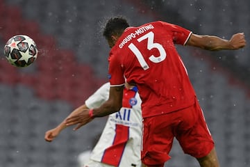 1-2. Eric Maxim Choupo-Moting marcó el primer gol.