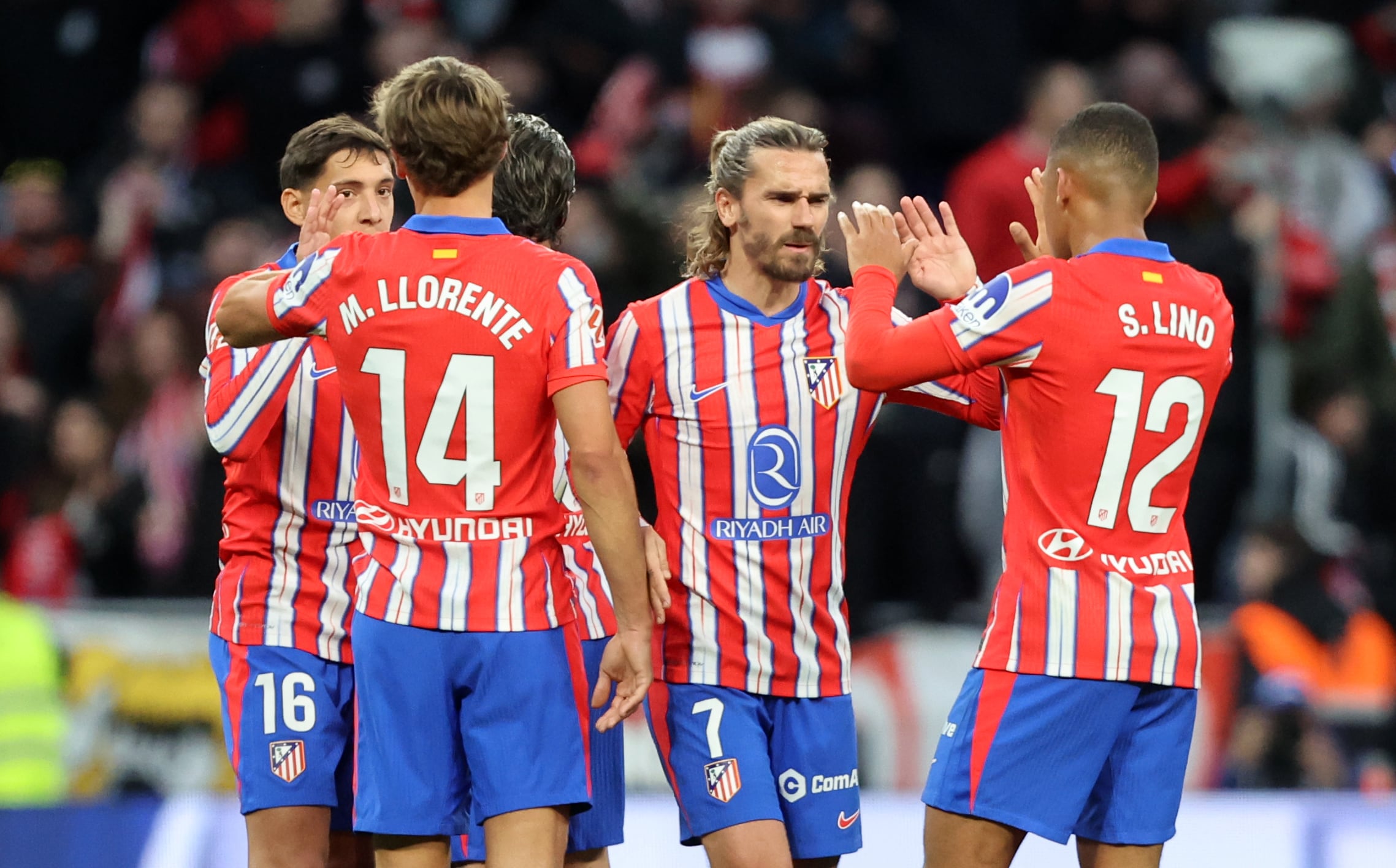 12/01/25 Atlético de Madrid vs Osuna Primera División Greeceman Lino Lorente y Nahwell Molina





