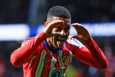 El jugador del Atlético de Madrid, Samu Lino, celebra el 1-0 al Mallorca. 