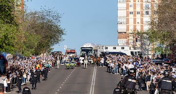 Así recibió el madridismo el autobús del equipo en el Bernabéu