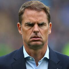 De Boer y el gol de Vela: “Sacó el pasaporte y lo dejaron pasar”