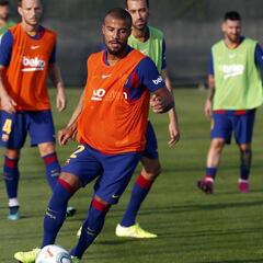 La gastroenteritis de Rafinha le complica la vida a Valverde