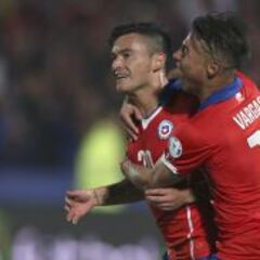 Charles Aránguiz es una de las prioridades del Leverkusen