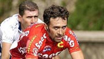 <b>APARTADO</b>. El equipo Saeco ha decidido retirar del Giro al corredor Gilberto Simoni tras su positivo. El conjunto pretende dar ejemplo y, de paso, que no se le expulse del Tour como se comentó en los últimos días que podría ocurrir.