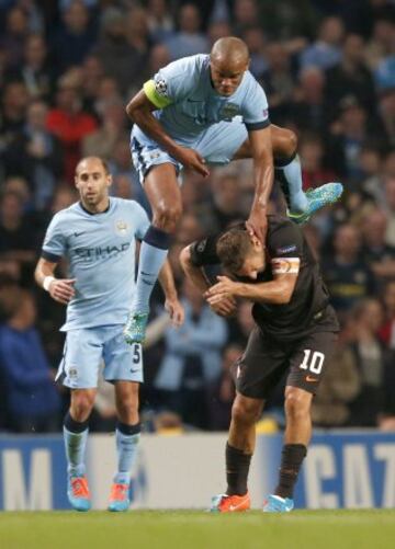 Manchester City cedió importantes puntos tras igualar 1-1 en casa ante Roma.