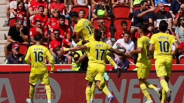 PALMA, 14/09/2024.- Los jugadores del Villarreal celebran el gol de Logan Costa ante el RCD Mallorca durante el encuentro que se disputa este sábado en el estadio de Son Moix . EFE/Cati Cladera