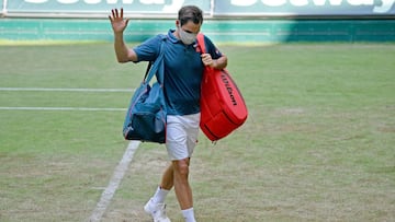 Roger Federer abandona el torneo de Halle tras perder ante Auger-Aliassime.
