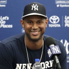 Aaron Hicks firma extensión de contrato con los Yankees