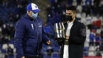 El emotivo homenaje de Cruzados al 'Gato' Silva