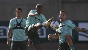 Emerson (izquierda), con Canales en un entrenamiento.