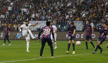 Benzema maquilló el resultado al anotar el 1-3.