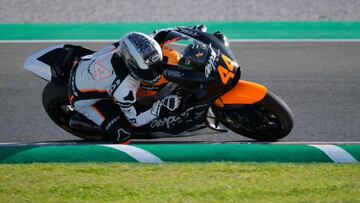 Fernández debuta con el Estrella Galicia y Canet, en Moto2