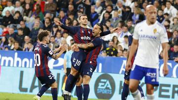 Aketxe celebra su golazo al Zaragoza.