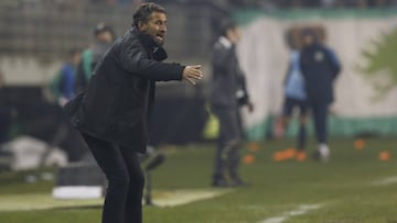 Futbol, Deportes Temuco vs San Lorenzo.
 Copa Sud Americana 2018
 El entrenador de Temuco Miguel Ponce da instrucciones a sus jugadores durante el partido contra San Lorenzo por la segunda fase de la Copa Sud Americana disputado en el estadio German Becker de Temuco, Chile.
 15/04/2018
 Marcelo Hernandez/Photosport
 
 Football, Deportes Temuco vs San Lorenzo.
 Copa Sud Americana Championship 2018
 Temuco&#039;s manager Miguel Ponce instructs his players during the second phase of Copa Sud Americana Championship against San Lorenzo held at the German Becker stadium in Temuco, Chile.
 15/04/2018
 Marcelo Hernandez/Photosport