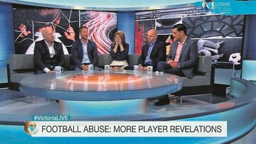 En la BBC. Jason Dunford, primero por la izquierda, y Chris Unsworth, cuarto, hablaron en el programa &lsquo;Victoria Derbyshire Show&rsquo;.