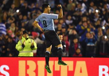After Champions League and Copa del Rey disappointment with Barcelona, Suarez will be looking to put in a good showing with Uruguay, who are third favourites to clinch the trophy after Brazil and Argentina.