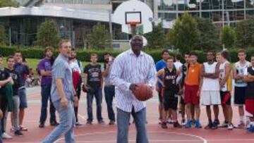 Dominique Wilkins sorprendi&oacute; a unos jugadores callejeros en Bilbao.