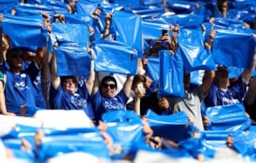 Los seguidores del Leicester en la grada.