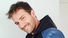 El cantante Pablo Albor&aacute;n sonriendo.