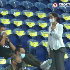 ¡Con la que está cayendo y Cristiano hace esto en la grada!