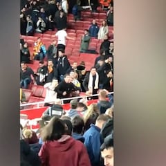 Saludos nazis y gestos imitando a un mono de hinchas del Valencia en el Emirates