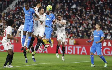 Felipe empata el partido en el minuto 32. 