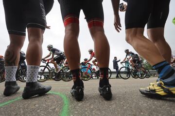 El pelot車n durante la etapa 18 de La Vuelta entre Salas y Altu d'El Gamoniteiru.