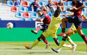 De los seis tantos que se vieron en el Ciutat, Kocho fue responsable de dos. Un golazo, el 3-2, tras internarse en el área después de una pared y sacarse un zapatazo; y una asistencia descomunal a Carlos Álvarez, en el cuarto, que hizo que Roger Brugué levantara los brazos alucinando.