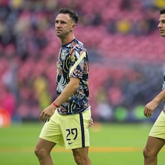 Miguel Layún encaró a aficionados por insulto racista