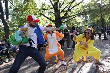 Tompkins Square Park es un parque de cuatro hectáreas del East Side de Manhattan en Nueva York donde se han reunido numerosos perros disfrazados para Halloween.