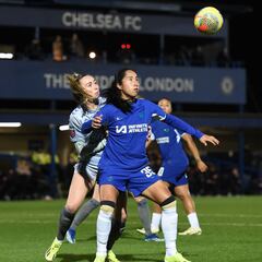 Mayra Ramírez, protagonista en su primera titularidad con Chelsea