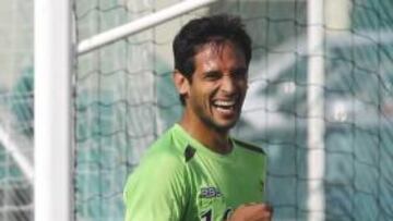 <b>ESPERADO. </b>La afición del Betis tiene en Santa Cruz a un ídolo.