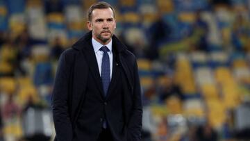Shevchenko apunta al banquillo del Milán.