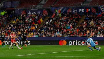Soccer Football - Champions League - Girona v Feyenoord - Estadi Montilivi, Girona, Spain - October 2, 2024 Feyenoord's Antoni Milambo scores their second goal REUTERS/Albert Gea