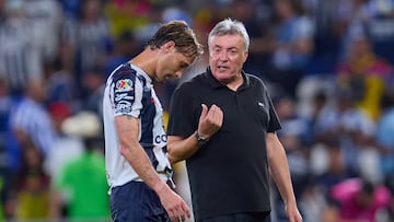 Sergio Canales and Domenec Torrent head coach of Monterrey during the 9th round match between Monterrey and America as part of the Liga BBVA MX, Torneo Apertura 2025 at BBVA Bancomer Stadium, on September 20, 2025 in Monterrey, Nuevo Leon, Mexico.