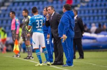Tomás Boy platicando con Federico Carrizo.