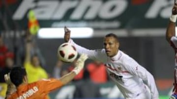 Luis Fabiano lleva dos goles en casi 700 minutos