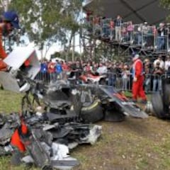 El McLaren de Fernando Alonso quedó convertido en chatarra