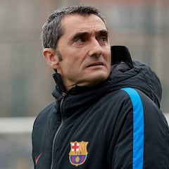 Un año después, el Barça sigue buscando un centrocampista