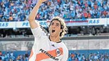 <b>GOLEADOR. </b>Higuaín celebra un tanto marcado ante Boca Juniors.