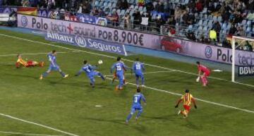 0-1. Primer gol de Messi.