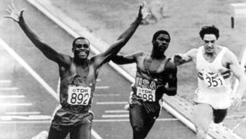 El mes de noviembre terminó con una trágica noticia: la muerte durante un tiroteo de Emmit King, una figura del atletismo estadounidense de los años 80. King fue protagonista en los Mundiales de Helsinki de 1983, cuando se hizo con el bronce en los 100 metros tras Carl Lewis y Calvin Smith y, junto a ellos, logró el oro en el relevo del 4x100, con el récord mundial hasta entonces en 37:86. El cuerpo de King se encontró junto al de la otra víctima, Willie Wells. Todo indica a que se dispararon el uno al otro. Tenía 62 años.
